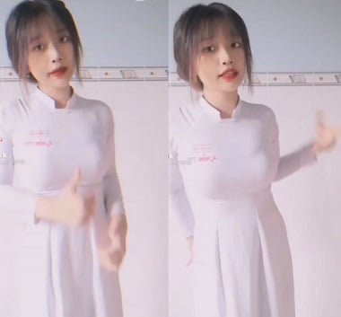 Em học sinh đang thèm con cặc khiến cho miệng không còn trống rỗng